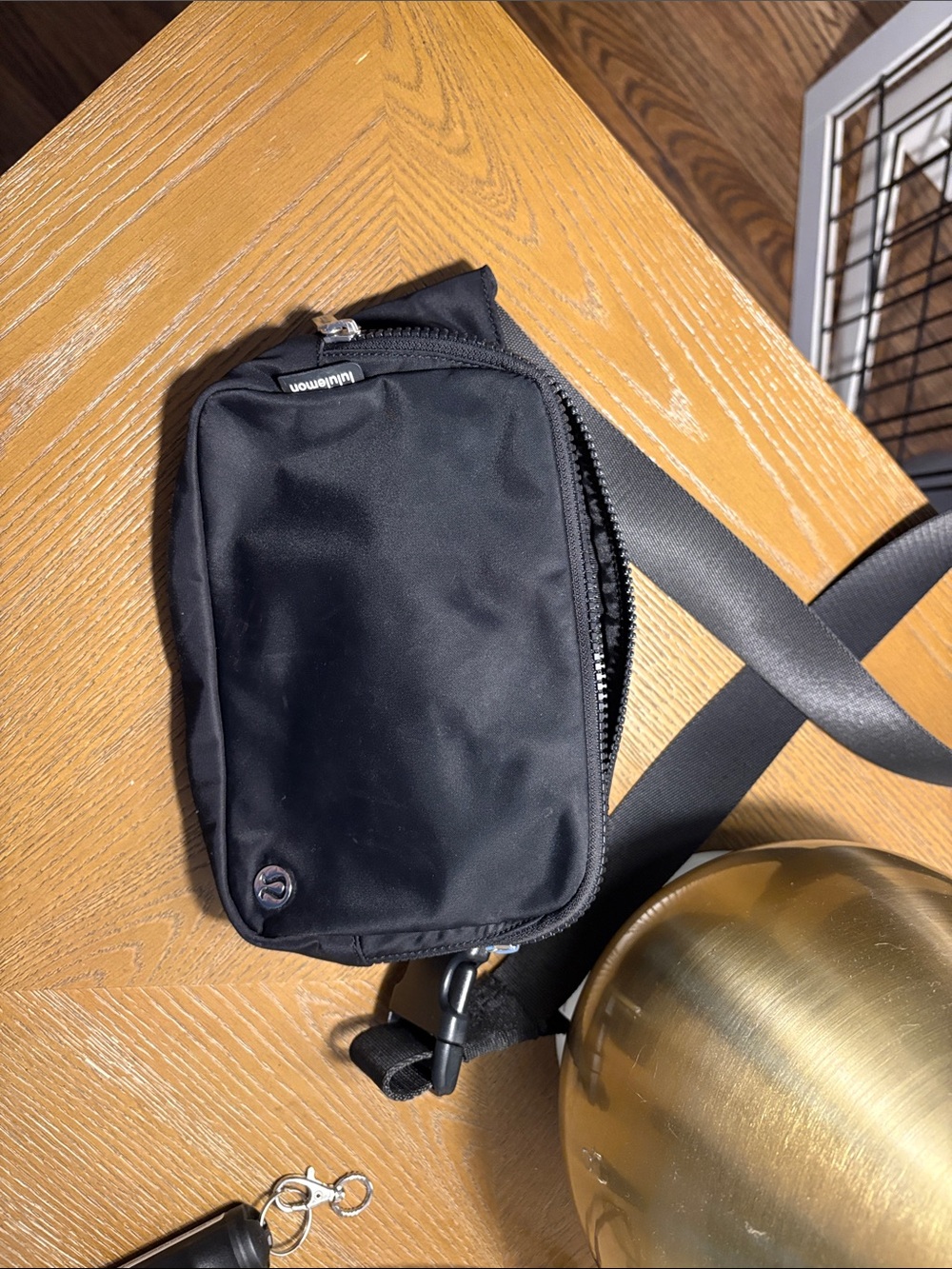 lululemon black crossbody pouch with mesh organizer - Picture 3 of 5